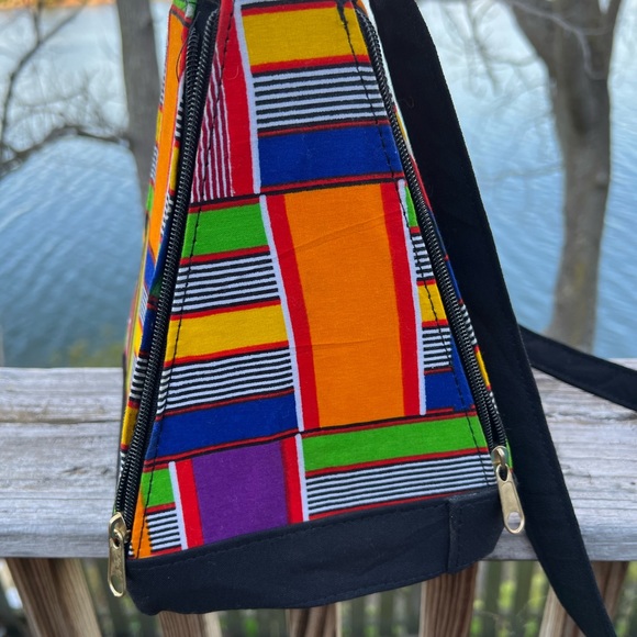 Unique African print purse with zipper closure🐘 - Picture 5 of 8